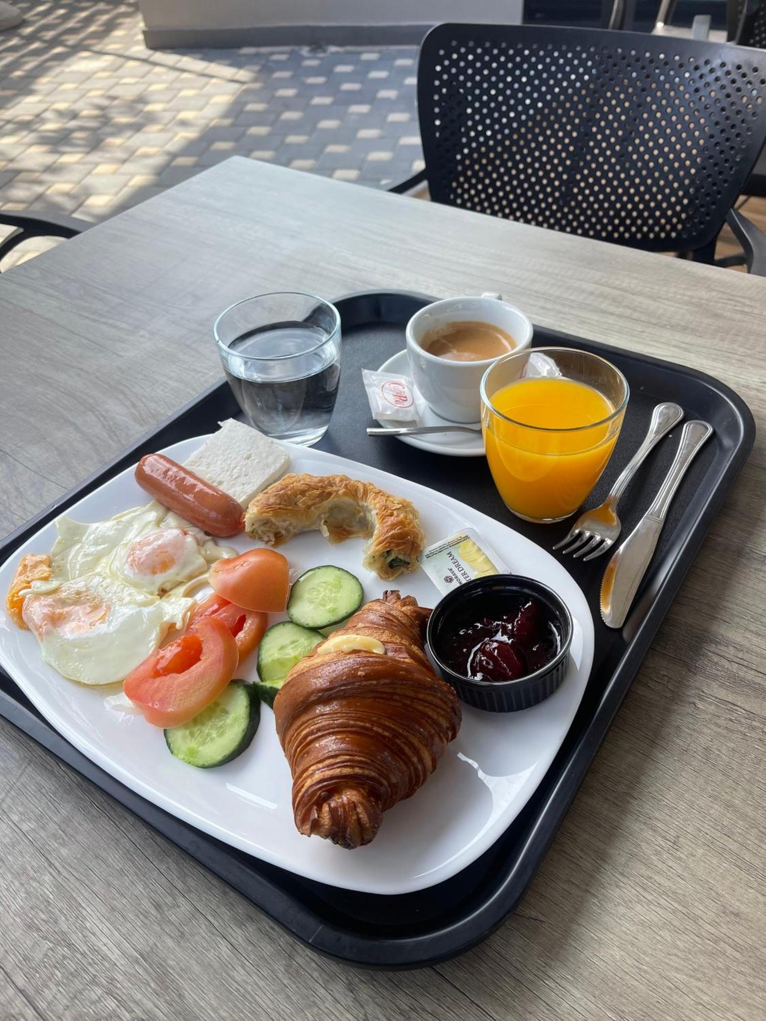 Aparthotel Aluor Vlorë